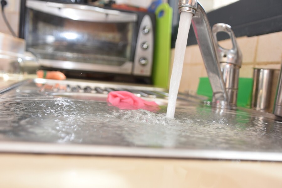 Sink overflowing due to clogged drain ... call Jimmi The Plumber for drain cleaning.